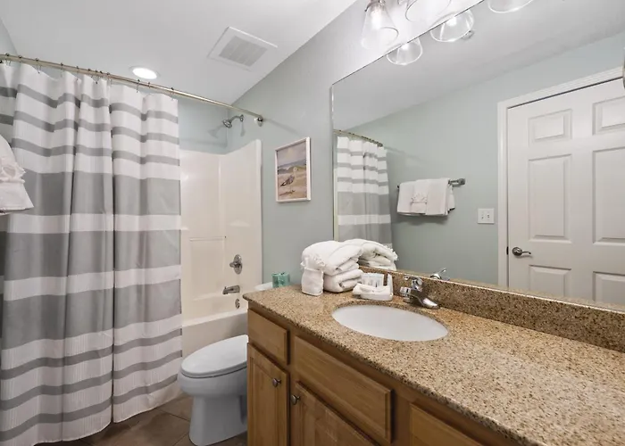 Crystal Tower 1501 Apartment *